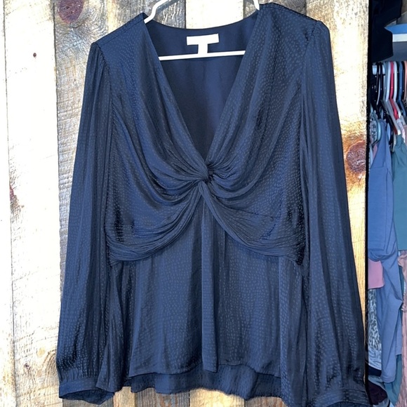 Gorgeous blouse - Picture 1 of 1